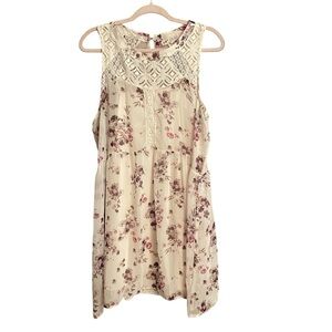 Jolt Sleeveless Floral/Lace Mini Dress-Slip Lining Attached-Size Medium